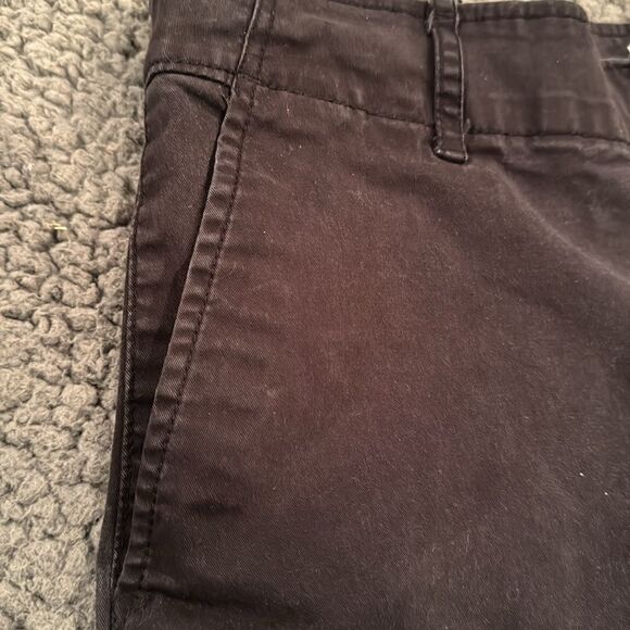Gap 5” Short Black Shorts - Picture 3 of 6